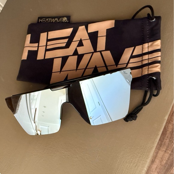 heat wave visual Accessories - HEAT WAVE VISUAL WOMENS CLARITY SUNGLASSES BLACK/GOLD